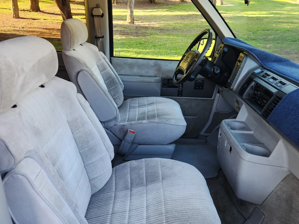1993 GMC G-series Van - Image 10 of 19