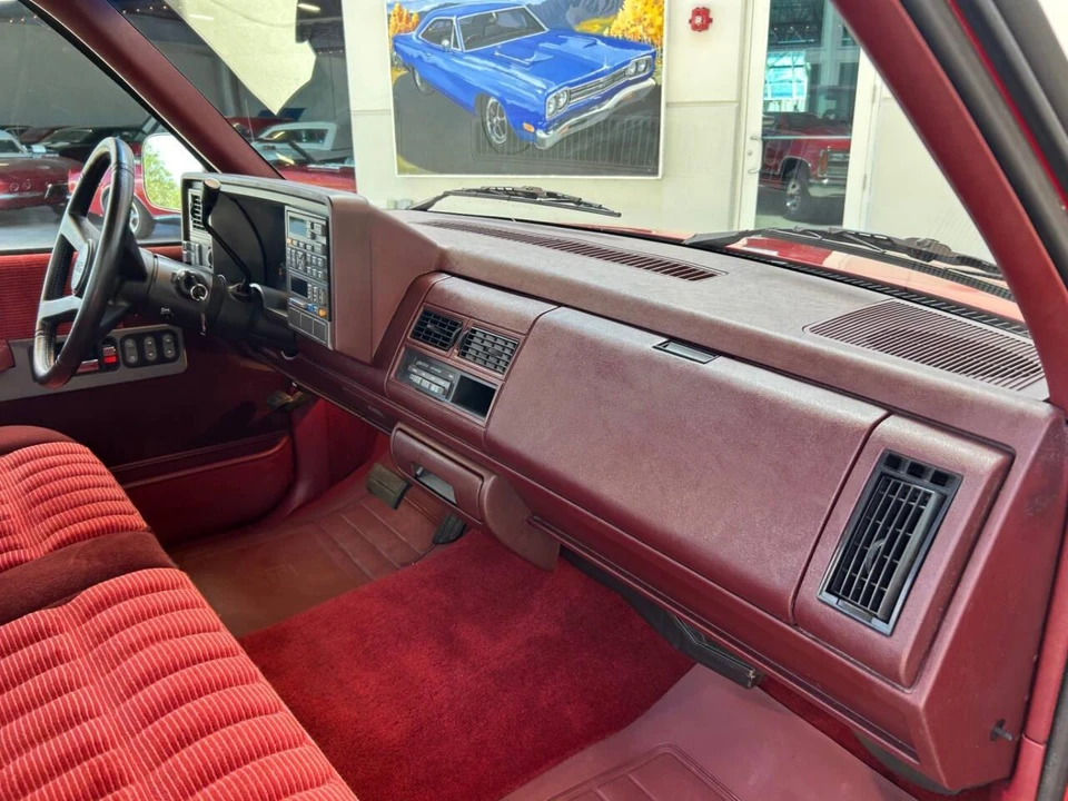 1993 GMC Sierra 1st Gen - Image 27 of 31