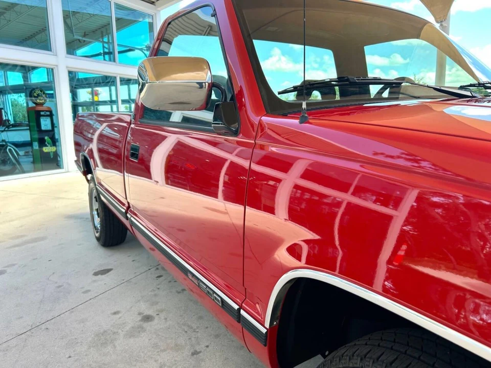 1993 GMC Sierra 1st Gen - Image 17 of 31