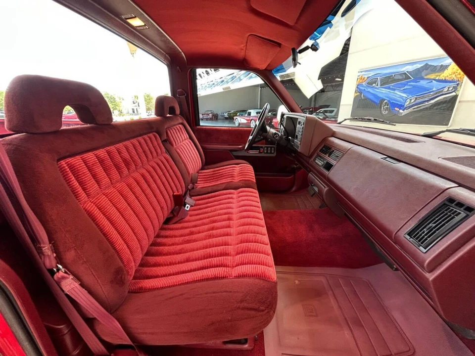 1993 GMC Sierra 1st Gen - Image 28 of 31