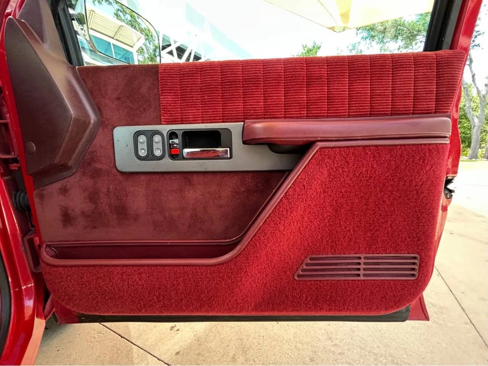 1993 GMC Sierra 1st Gen - Image 26 of 31