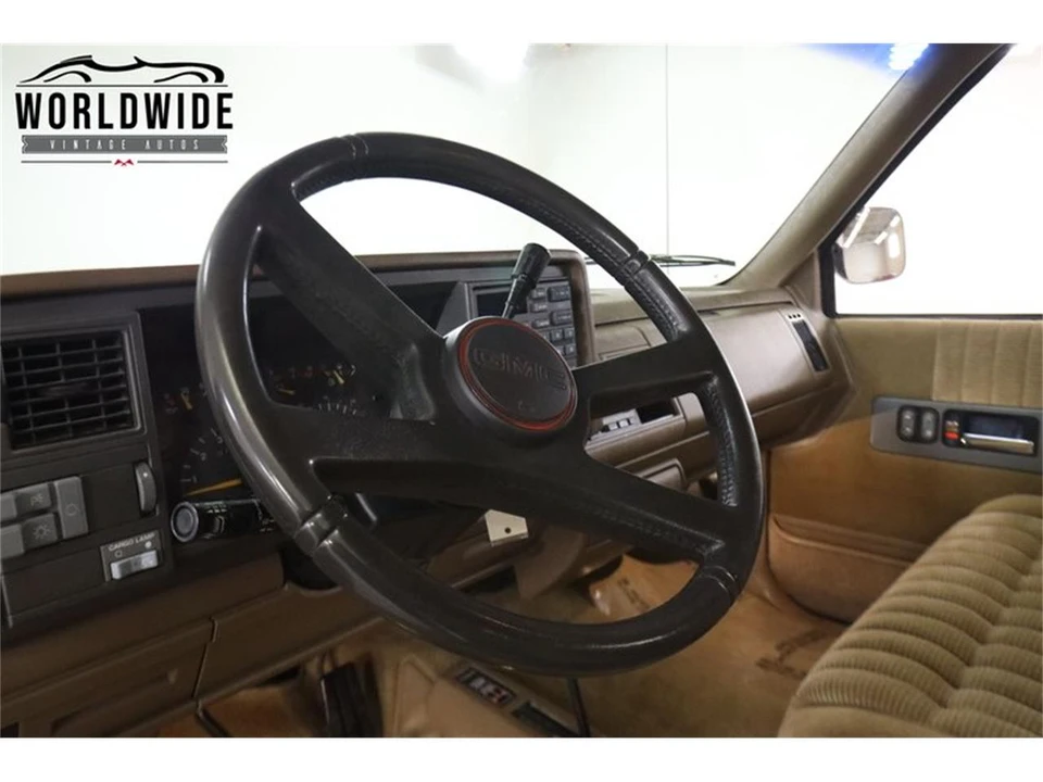 1993 GMC Sierra 1st Gen - Image 25 of 31