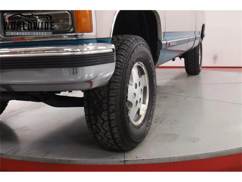 1993 GMC Sierra 1st Gen - Image 11 of 31