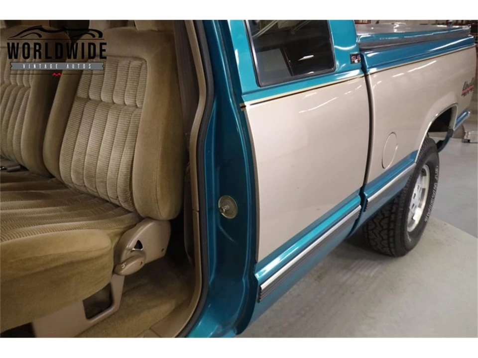 1993 GMC Sierra 1st Gen - Image 23 of 31