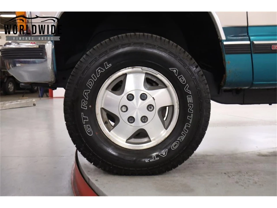 1993 GMC Sierra 1st Gen - Image 12 of 31