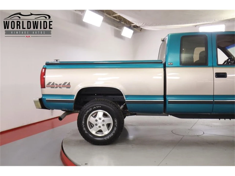 1993 GMC Sierra 1st Gen - Image 9 of 31