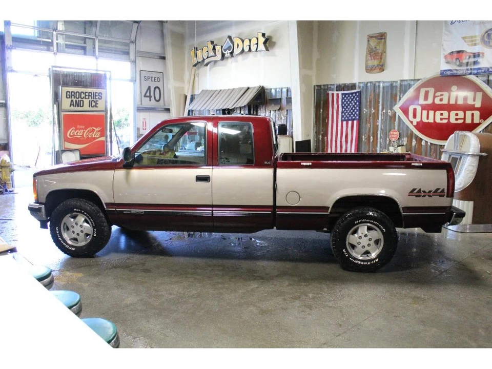 1993 GMC Sierra 1st Gen - Image 2 of 31