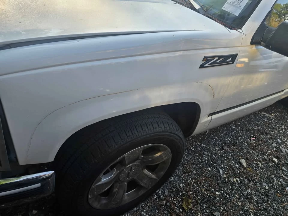 1993 GMC Sierra 1st Gen - Image 4 of 8