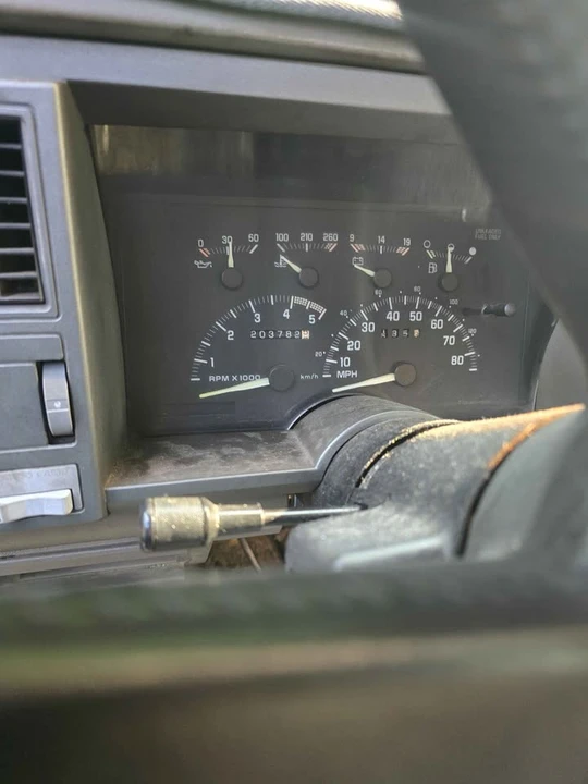 1993 GMC Sierra 1st Gen - Image 5 of 8