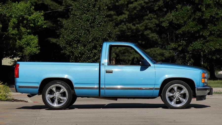 1993 GMC Sierra 1st Gen - Image 2 of 25