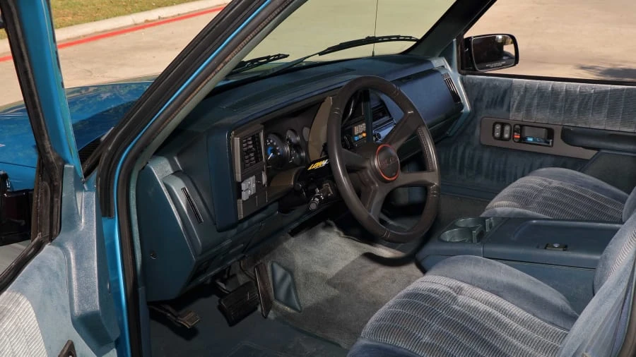 1993 GMC Sierra 1st Gen - Image 4 of 25