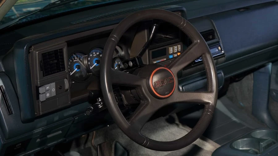 1993 GMC Sierra 1st Gen - Image 16 of 25