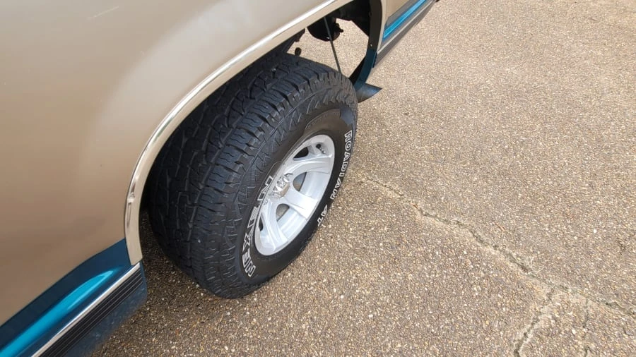 1993 GMC Sierra 1st Gen - Image 10 of 18