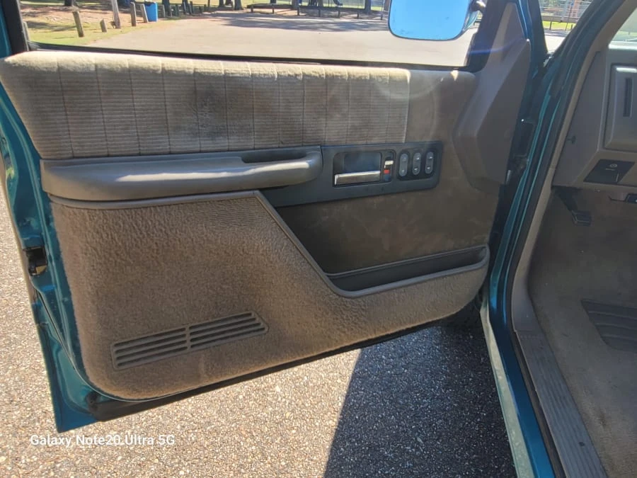 1993 GMC Sierra 1st Gen - Image 11 of 18