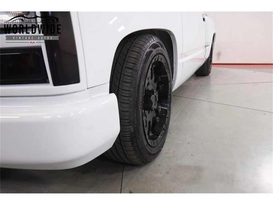 1993 GMC Sierra 1st Gen - Image 11 of 31