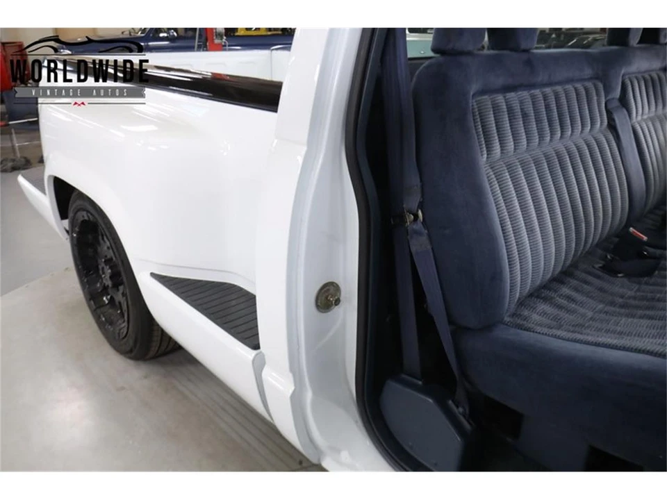1993 GMC Sierra 1st Gen - Image 31 of 31
