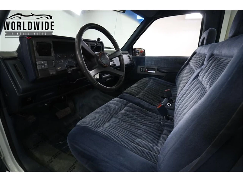 1993 GMC Sierra 1st Gen - Image 26 of 31