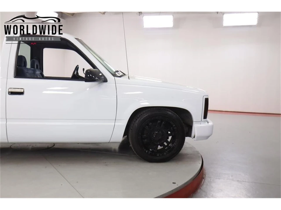 1993 GMC Sierra 1st Gen - Image 8 of 31