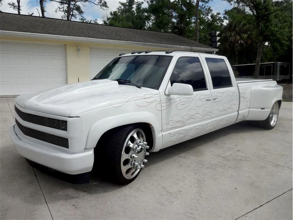 1993 GMC Sierra 1st Gen - Image 2 of 31