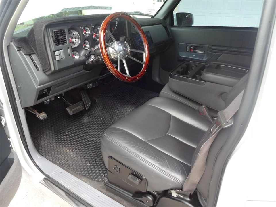 1993 GMC Sierra 1st Gen - Image 31 of 31