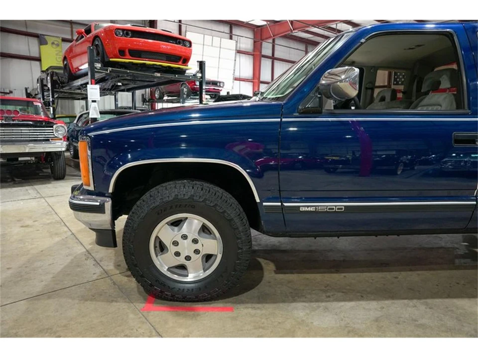 1993 GMC Sierra 1st Gen - Image 3 of 31