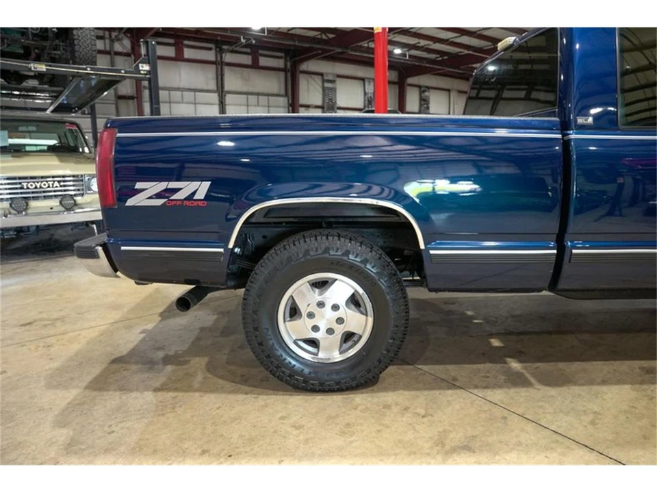 1993 GMC Sierra 1st Gen - Image 9 of 31