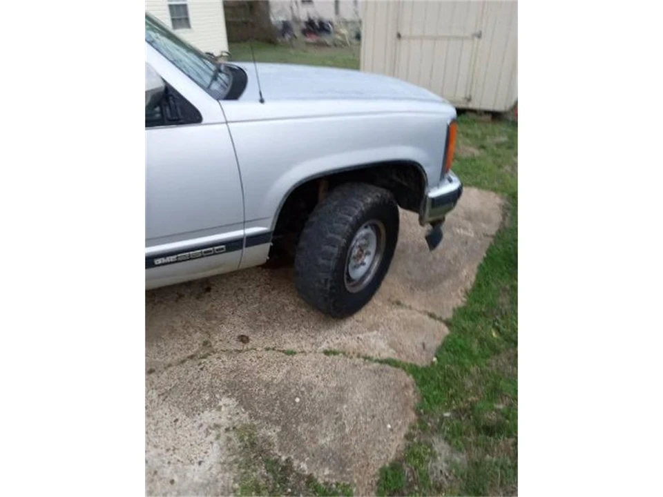 1993 GMC Sierra 1st Gen - Image 2 of 6
