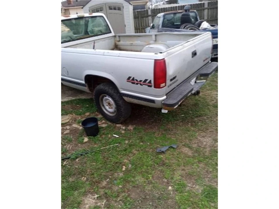 1993 GMC Sierra 1st Gen - Image 3 of 6