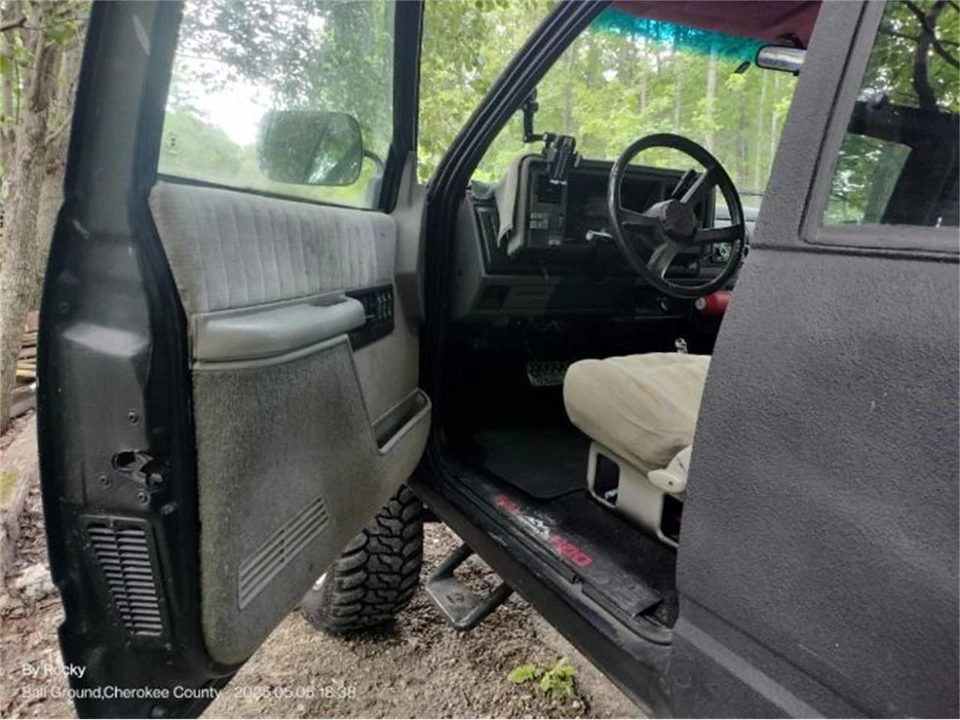 1993 GMC Sierra 1st Gen - Image 9 of 24