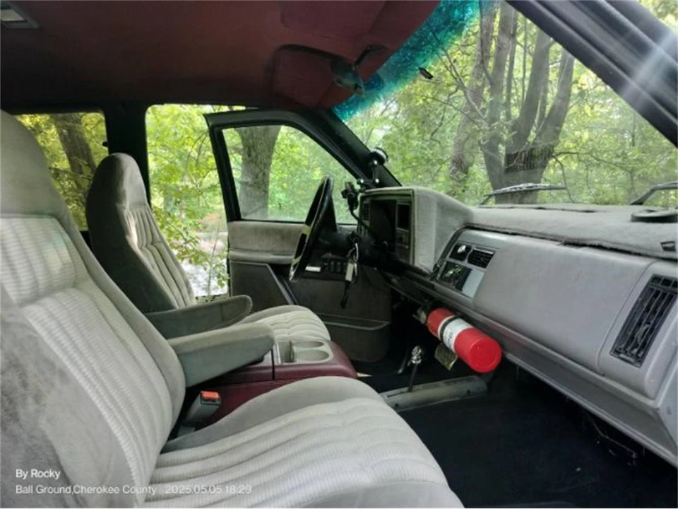 1993 GMC Sierra 1st Gen - Image 12 of 24