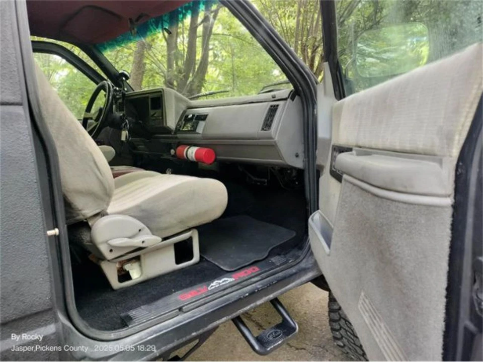 1993 GMC Sierra 1st Gen - Image 13 of 24