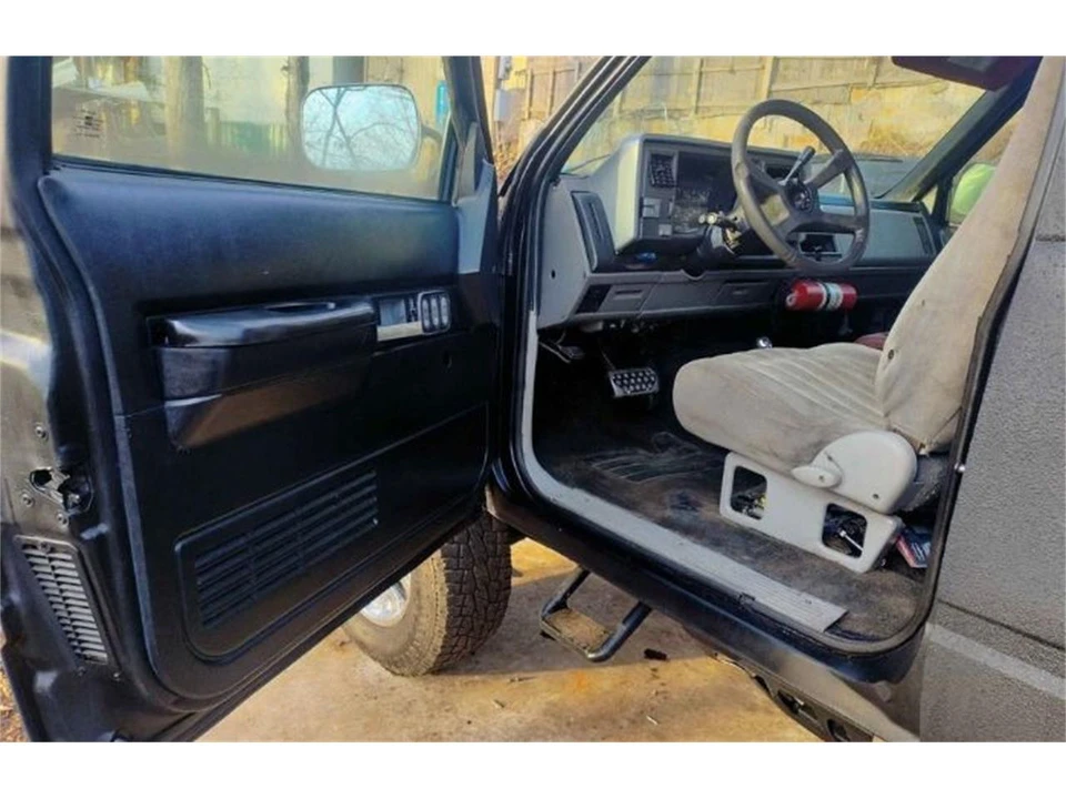1993 GMC Sierra 1st Gen - Image 14 of 24