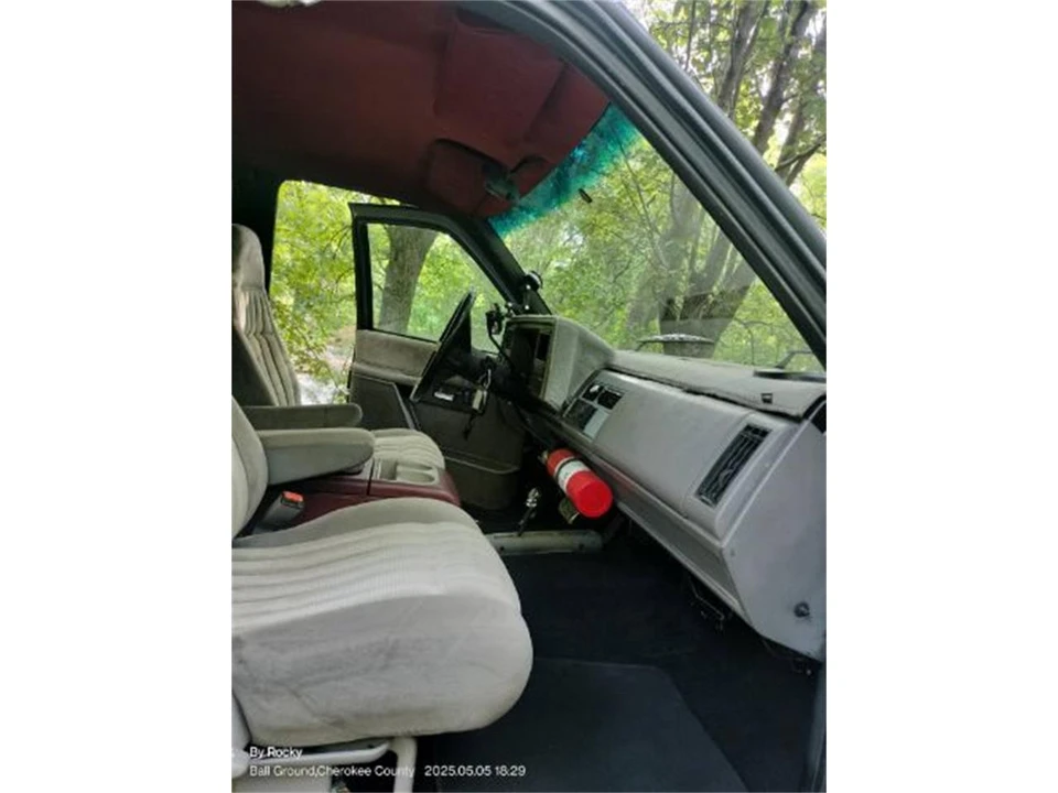 1993 GMC Sierra 1st Gen - Image 11 of 24