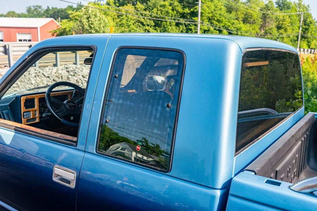 1993 GMC Sierra 1st Gen - Image 27 of 31