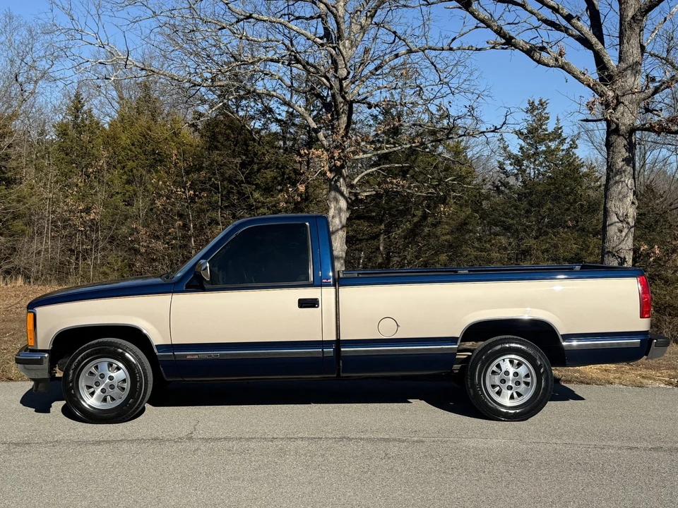 1993 GMC Sierra 1st Gen - Image 4 of 31