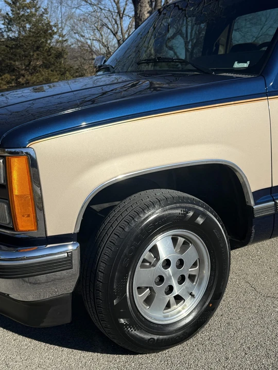 1993 GMC Sierra 1st Gen - Image 10 of 31