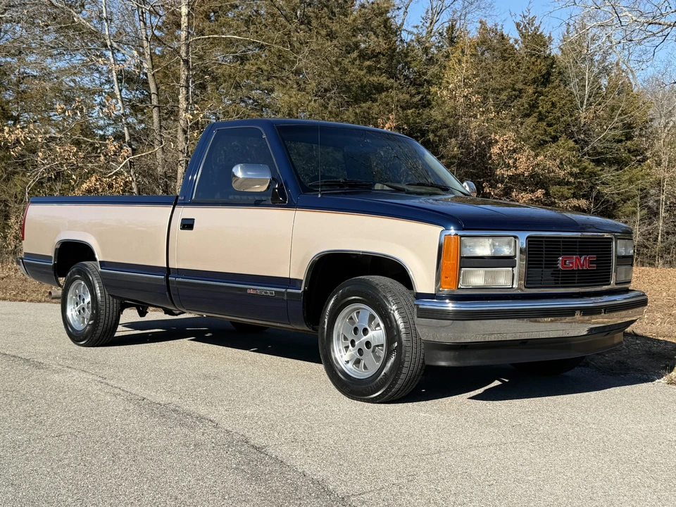 1993 GMC Sierra 1st Gen - Image 2 of 31