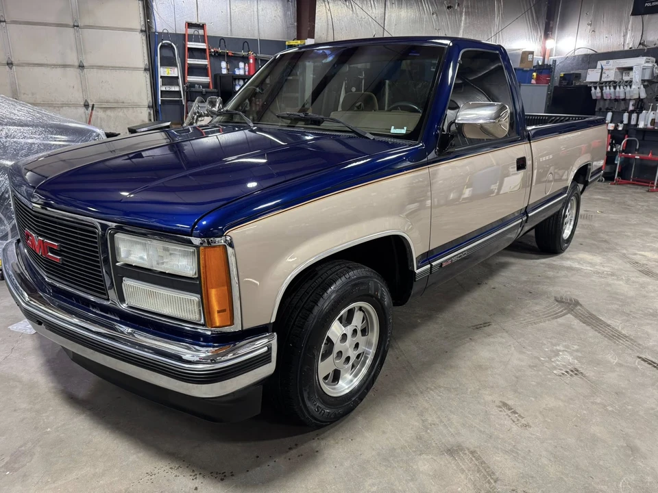 1993 GMC Sierra 1st Gen - Image 9 of 31