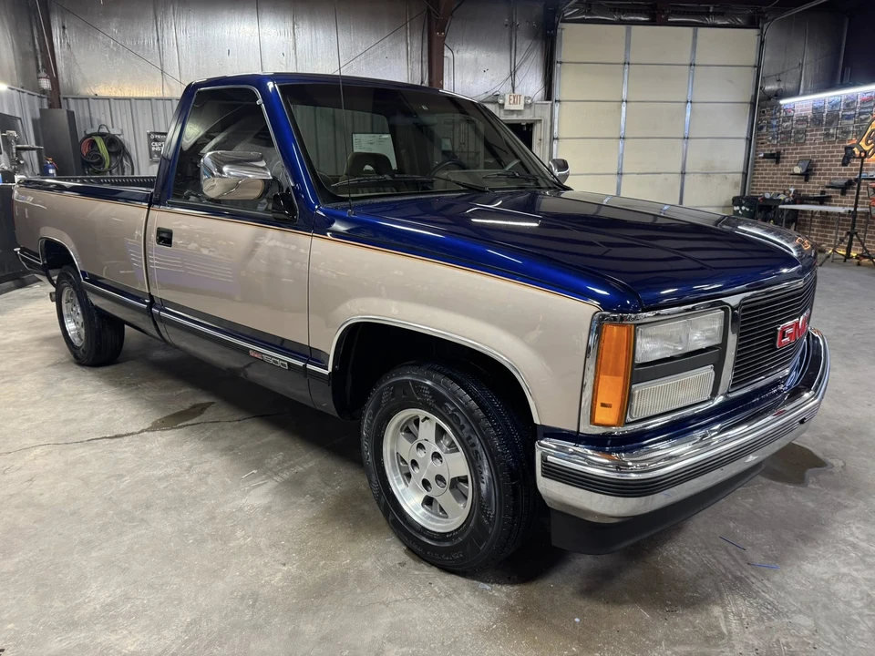1993 GMC Sierra 1st Gen - Image 8 of 31