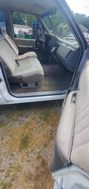 1993 GMC Sierra 1st Gen - Image 5 of 5