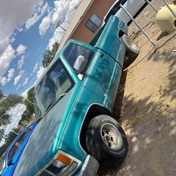 1993 GMC Sierra 1500 Regular Cab SL Pickup 2D 8 ft