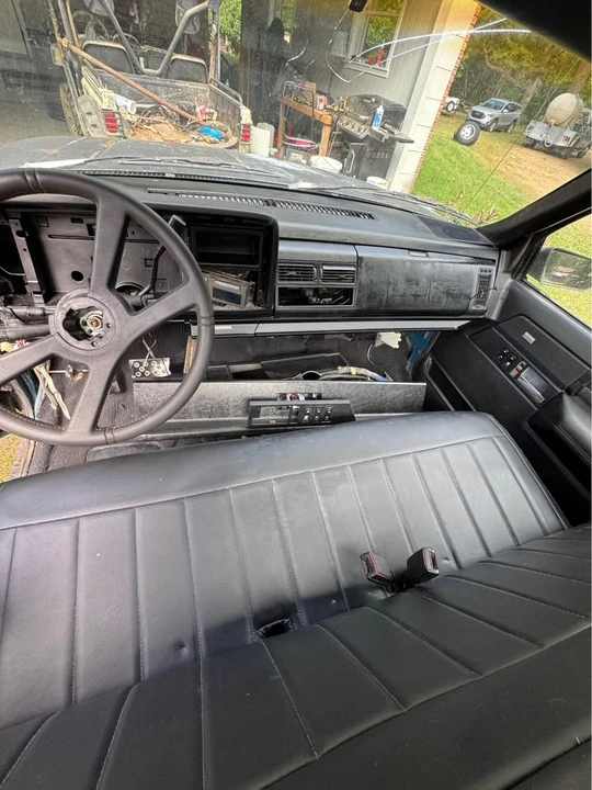 1993 GMC Sierra 1st Gen - Image 8 of 19