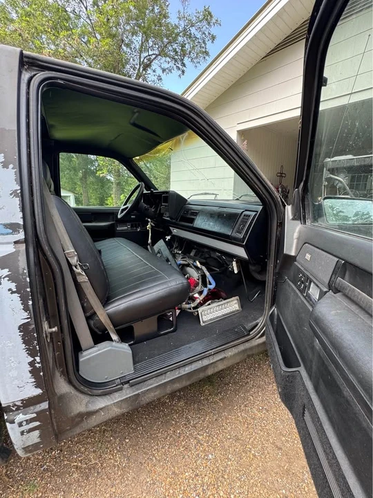 1993 GMC Sierra 1st Gen - Image 12 of 19