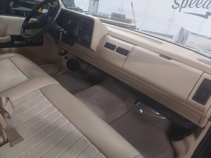 1993 GMC Sierra 1st Gen - Image 10 of 31