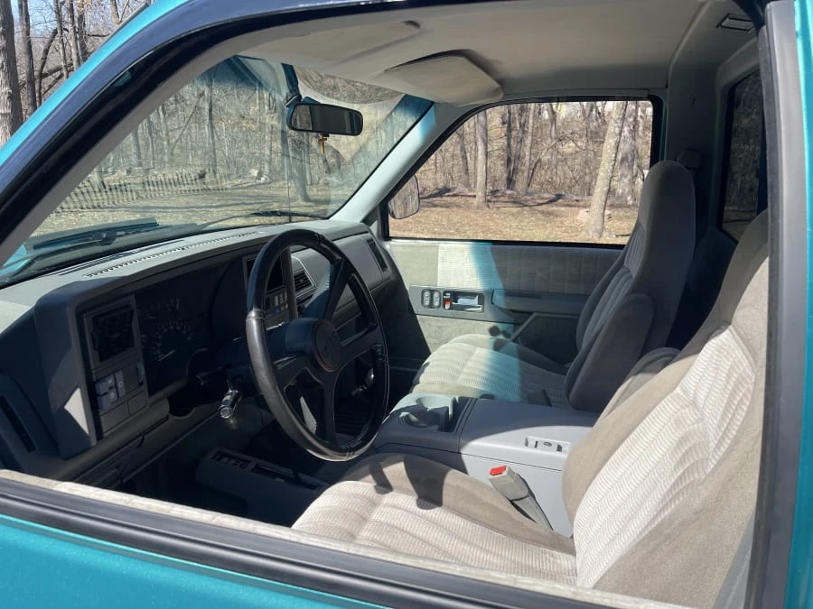1993 GMC Sierra 1st Gen - Image 10 of 12