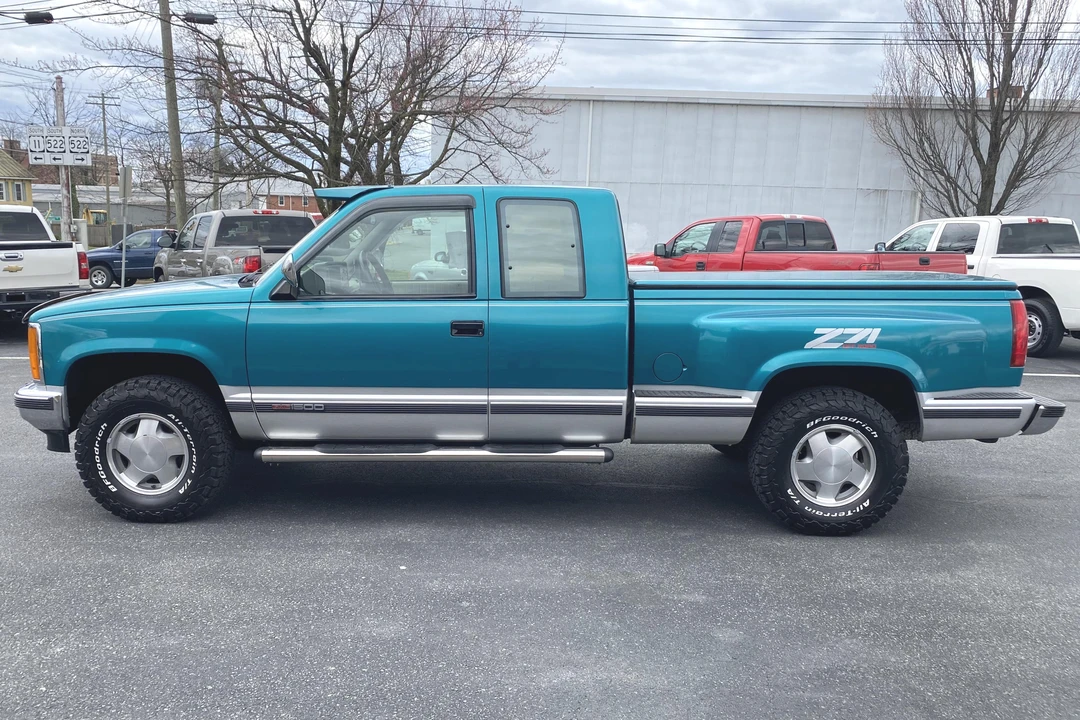 1993 GMC Sierra 1st Gen - Image 3 of 5