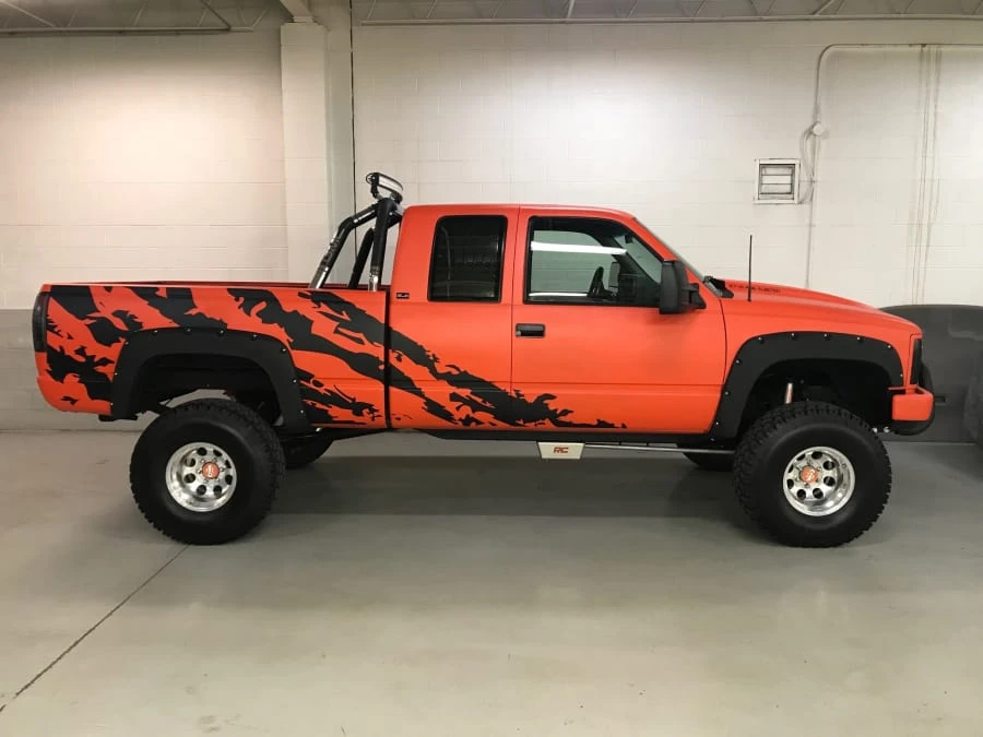 1993 GMC Sierra 1st Gen - Image 2 of 12