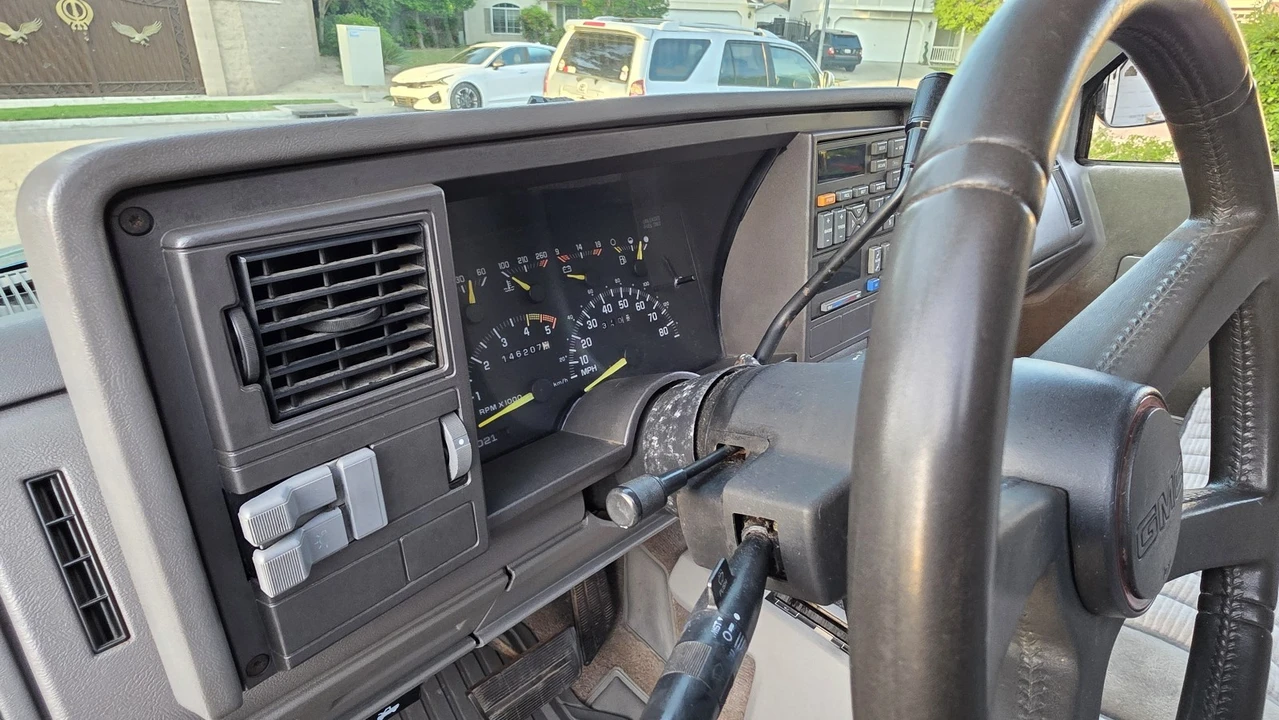 1993 GMC Sierra 1st Gen - Image 9 of 9