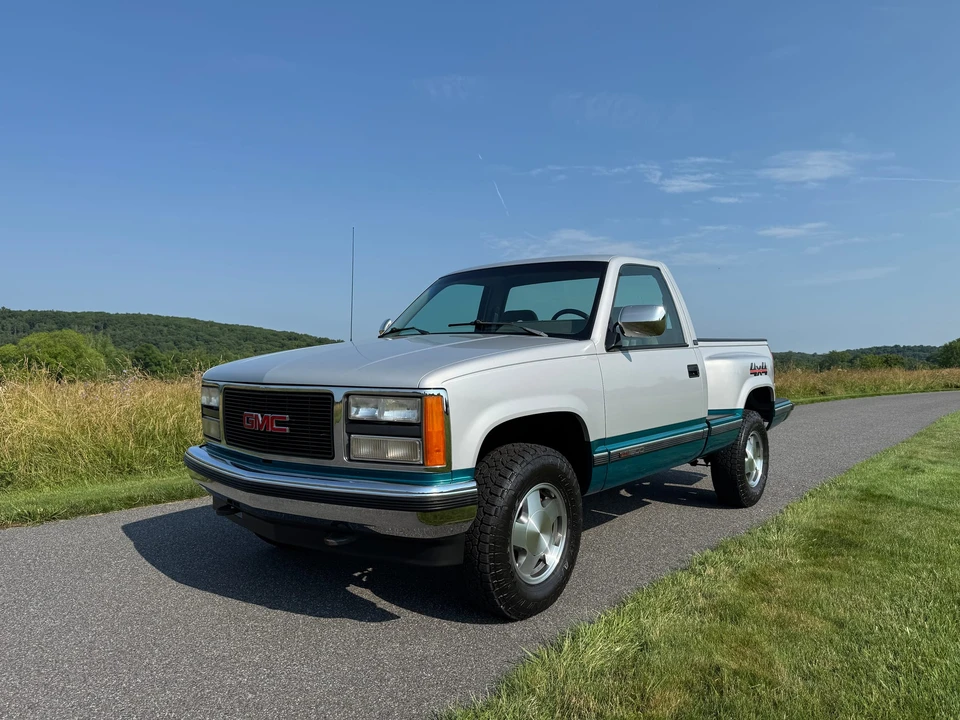1993 GMC Sierra 1st Gen - Image 3 of 31