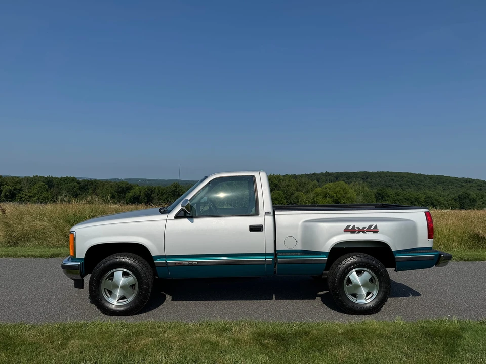 1993 GMC Sierra 1st Gen - Image 7 of 31